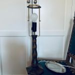 Bordslampa svarvat trä