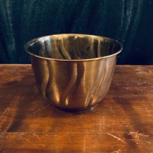 Ytterfoder eller skål i mässing