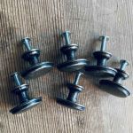 Set med 6 knoppar oxidfärgade