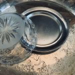 Metallfat med glasskål