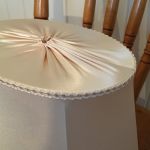 Lampskärm Engelsk - Oval - Slät Satin - 8 storlekar - 6 färger - flera kantband