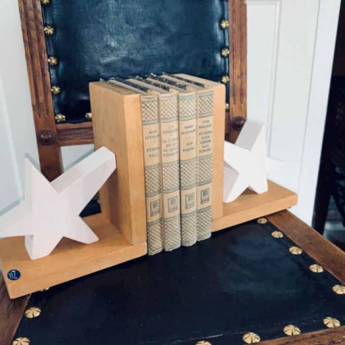 Paret bokstöd - svenskt hantverk - Nedholm Sweden