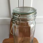 Hög glasburk m lock