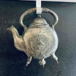 Väggprydnad tekanna med tre krokar