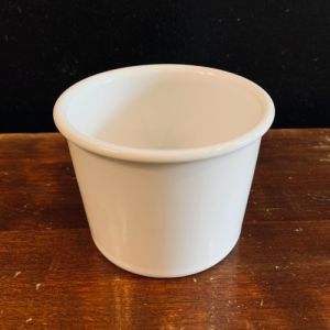 Liten vit keramikskål