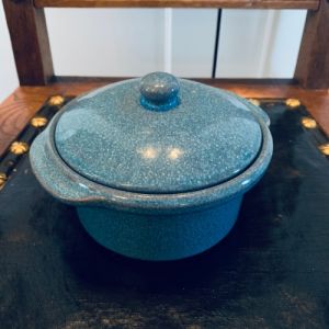 Blåbrun keramikskål m lock