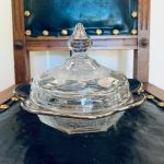 Kristallskål m lock - metallic-detaljer