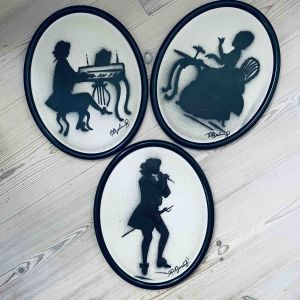 Set med 3 ovala tavlor