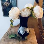 Glasvas lila med tenndekor 40-tal