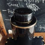 Stort keramikkrus m metallband