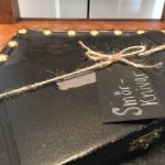 Smörknivset i låda