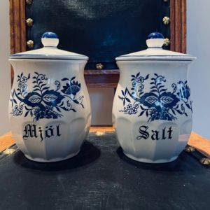 Paret porslinsburkar Mjöl och Salt