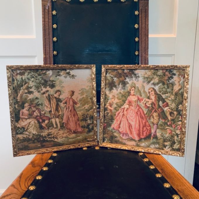 Paret tavlor med målad träram