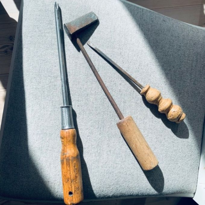 Set med tre äldre verktyg