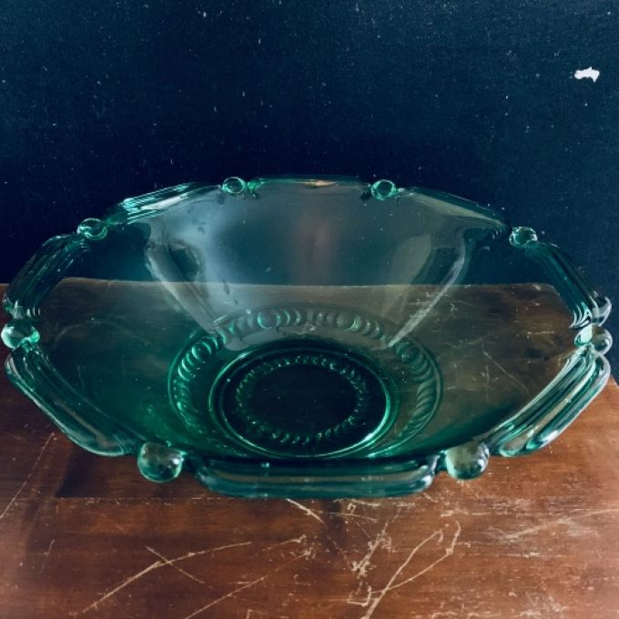 Grön glasskål
