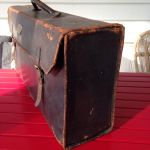 Antik sliten läderväska