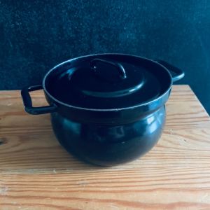 Liten svart gryta