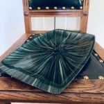 Grönmönstrad laminatbricka