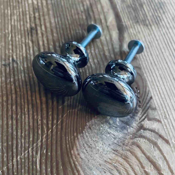 Set med 2 runda kromfärgade