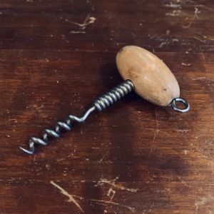 Charmig korkskruv m ögla