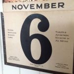 Antik Väggkalender Metall \"Hudson Scott & Sons Ltd Carlisle\"