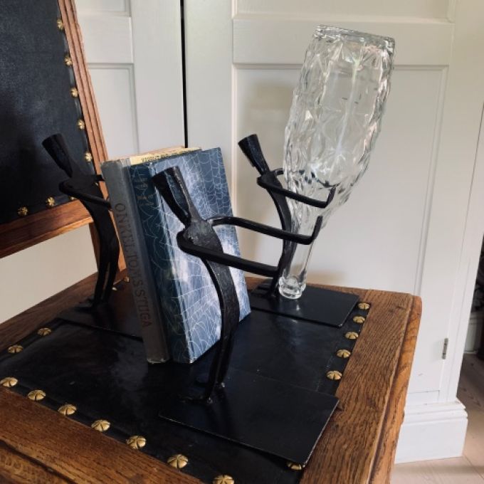 Set med 3 flaskhållare eller bokstöd - gjutjärn