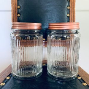 Paret stora glasburkar m lock