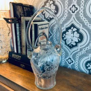 Glasvas med glashandtag