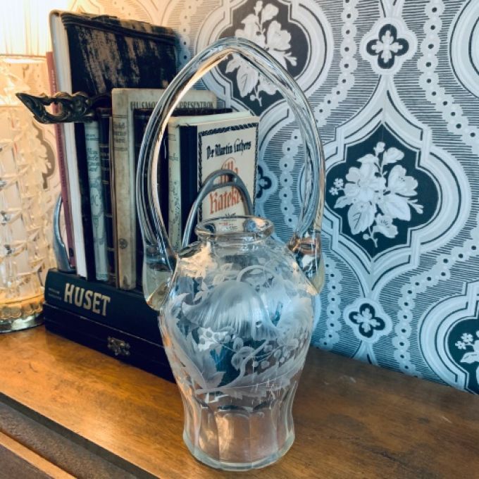 Glasvas med glashandtag