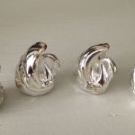 Etikett- / namnskyltshållare Svanar