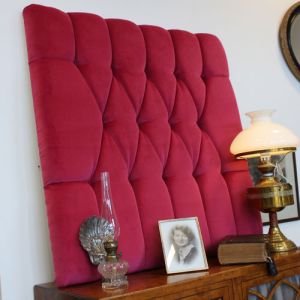 REA: Sänggavel 90 cm Djuphäftad Sammet "James" - Utställningsex