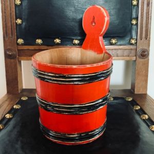 Antik väggkorg trä röd- och svartmålad