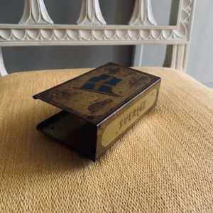 Metall ask för tändstickor