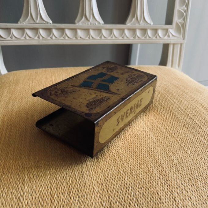 Metall ask för tändstickor